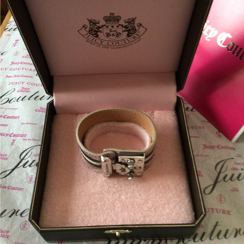 NWB  HTF Juicy Couture wide bracelet W/Scotty dog design and large metal clasp